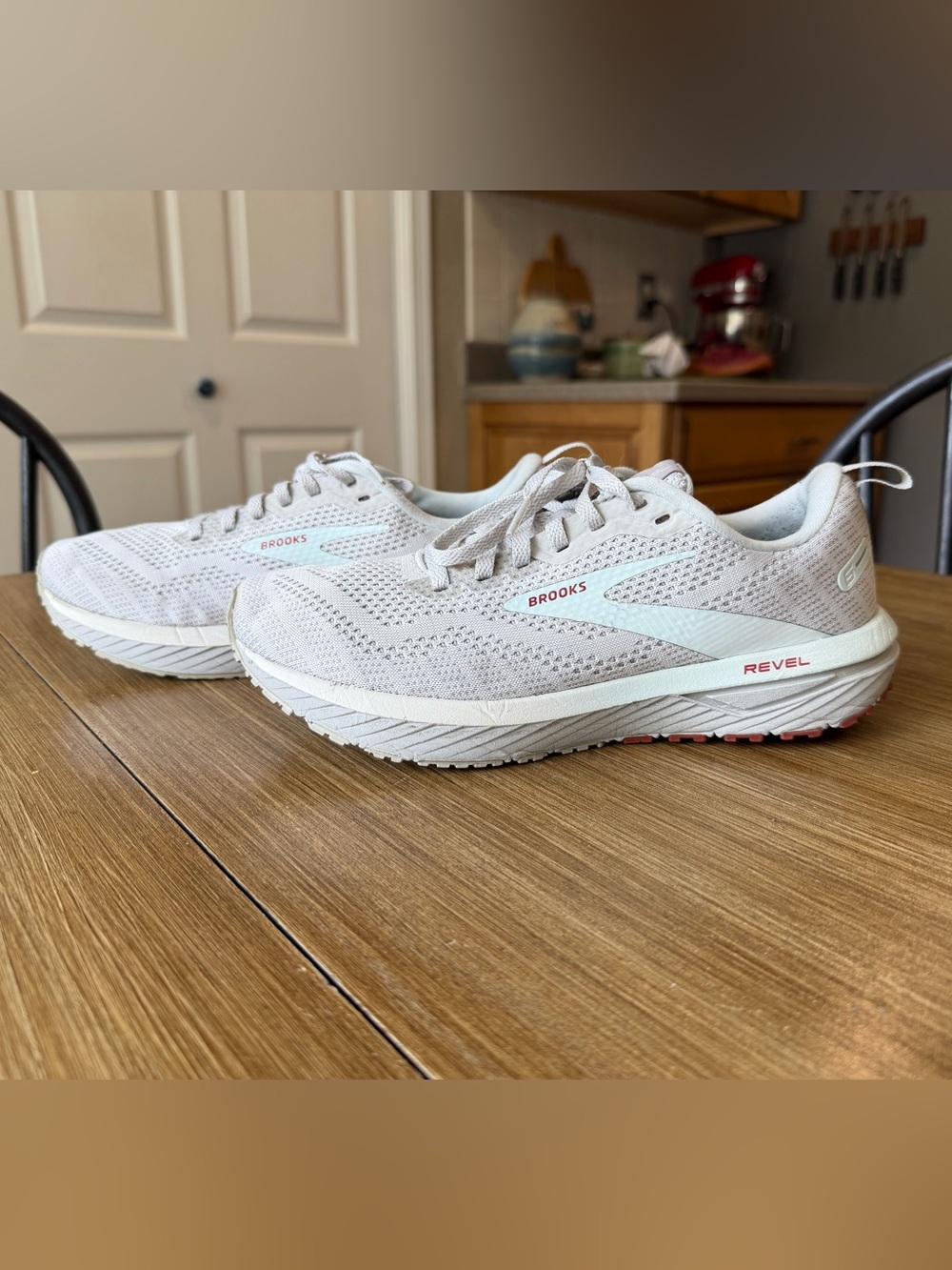 Brooks Revel Women's Athletic Shoes in Light Gray and White